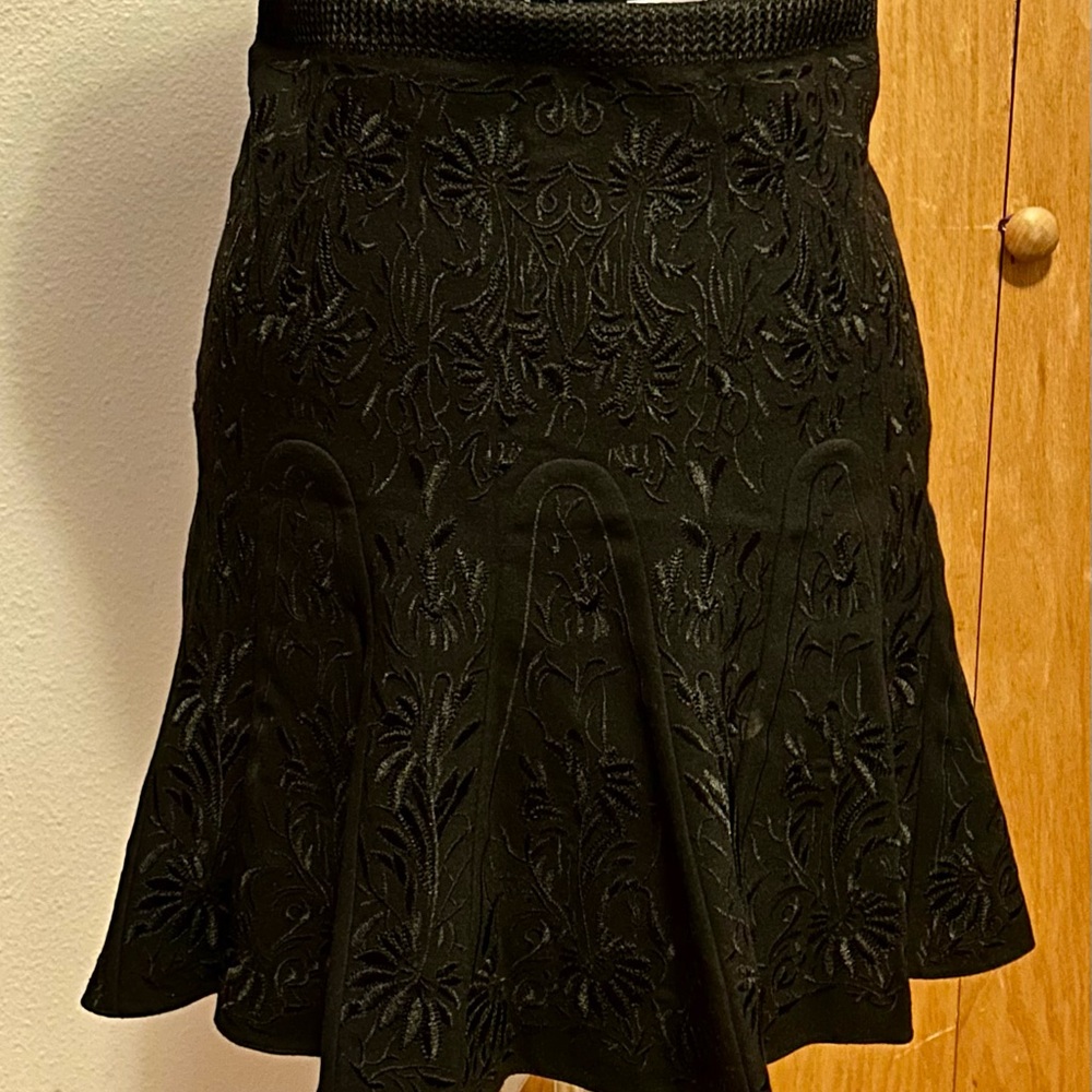 Elie Tahari Black embroidered A-Line Skirt